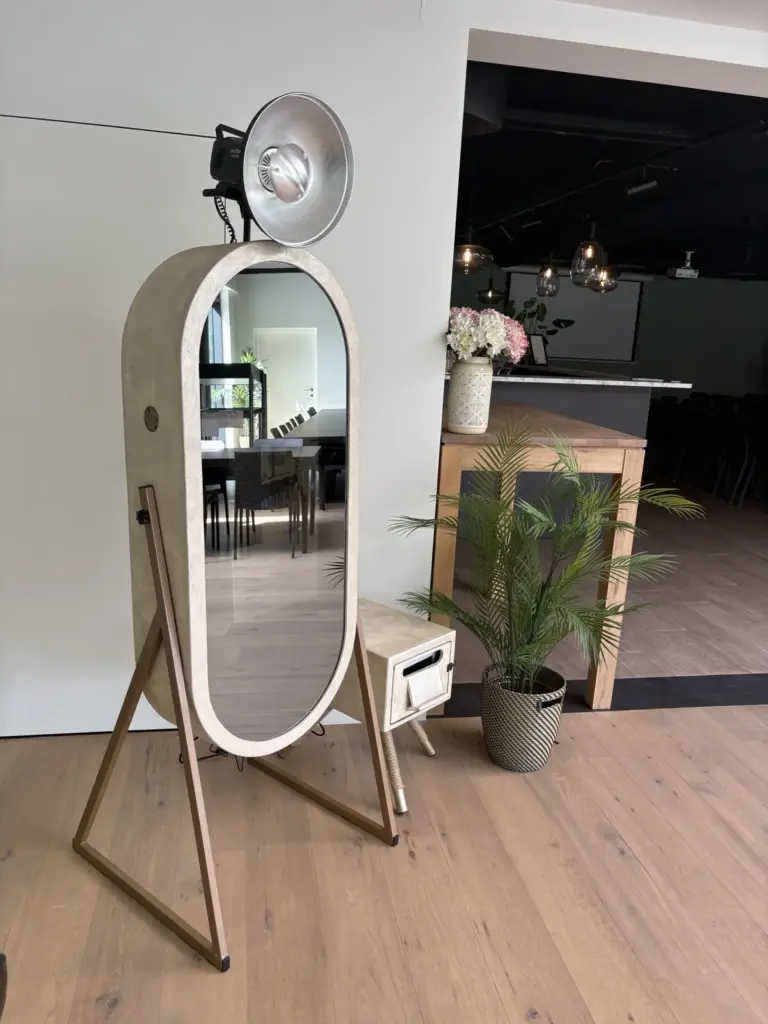 Magic Mirror photobooth huren bij Picmemoments